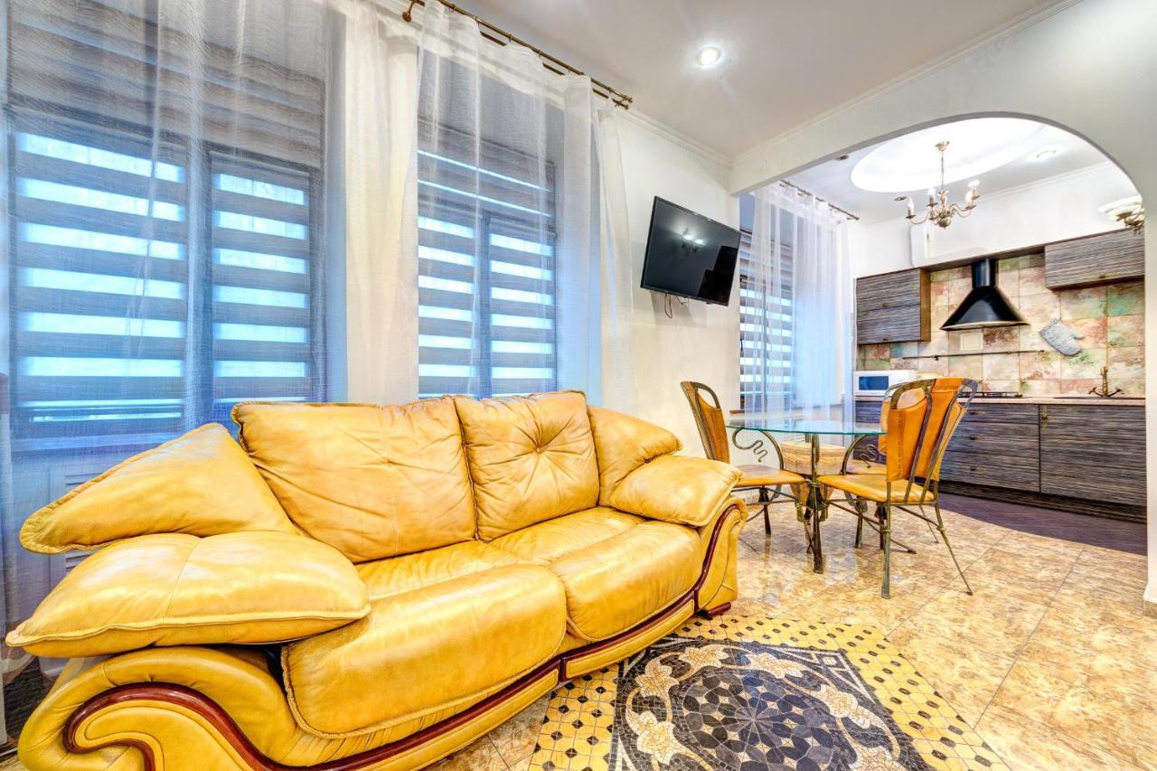 Світло! Vip Apartment In The Druzhby Narodiv Metro Station Kiev Extérieur photo